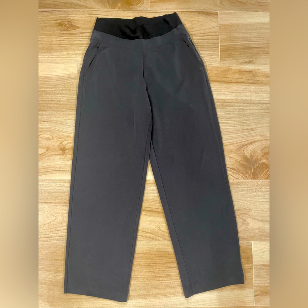 Athleta Seasoft Pant - Dark Gray with Black 2nd Waist - Med - Like New